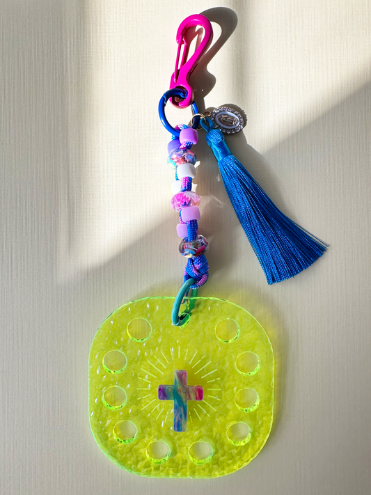 Holy Charm - Neon green