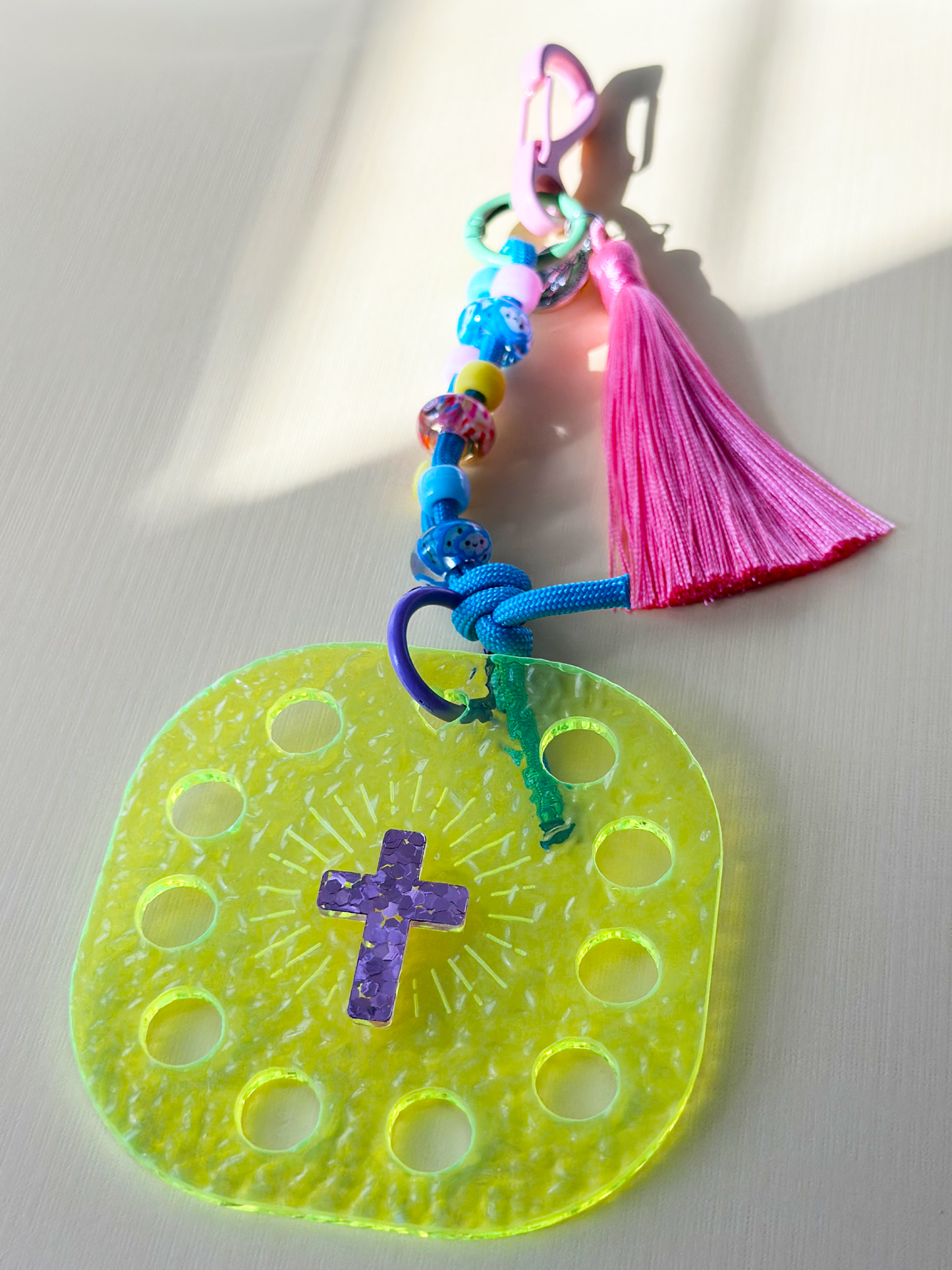 Holy Charm - Neon green