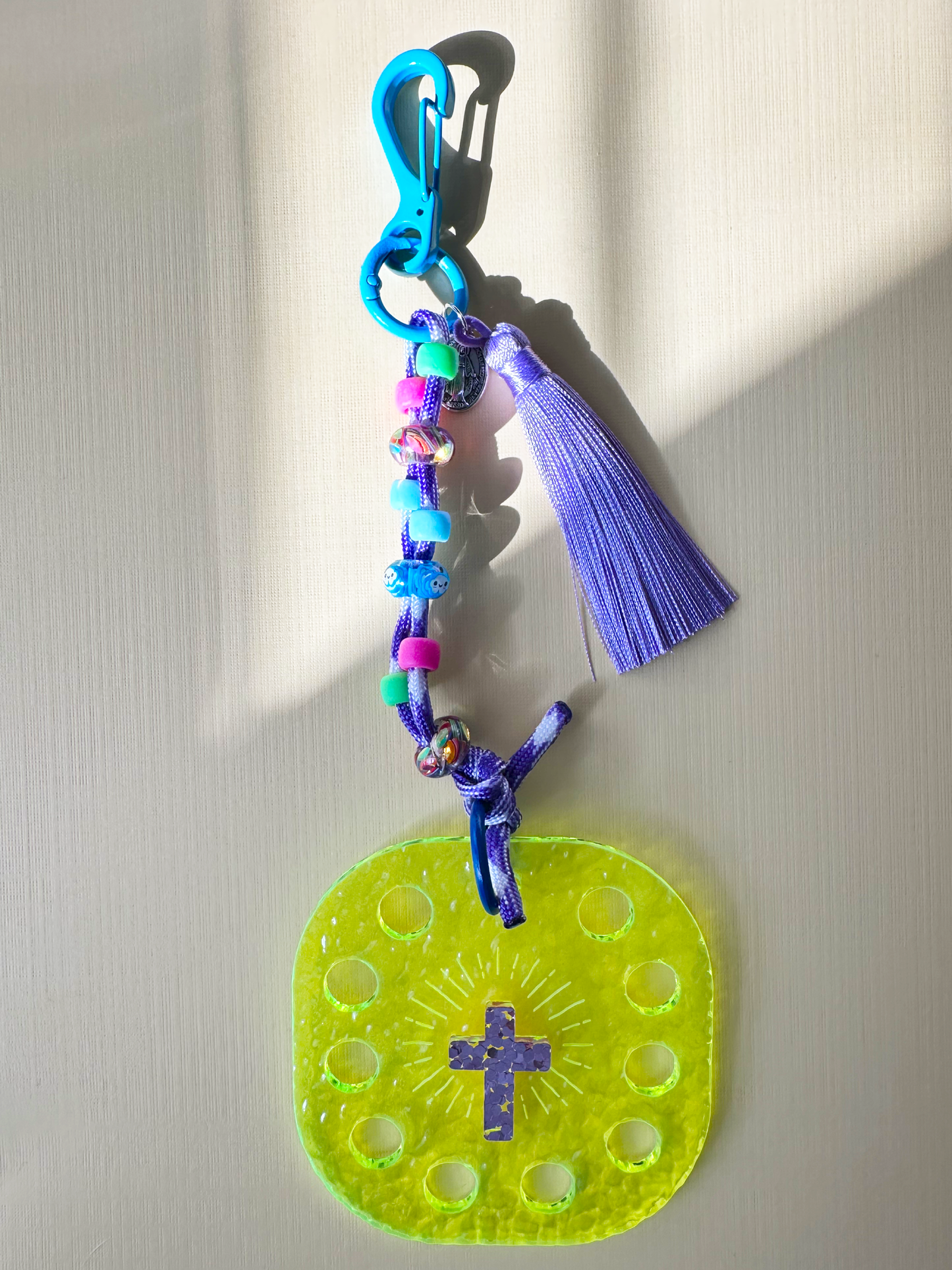 Holy Charm - Neon green