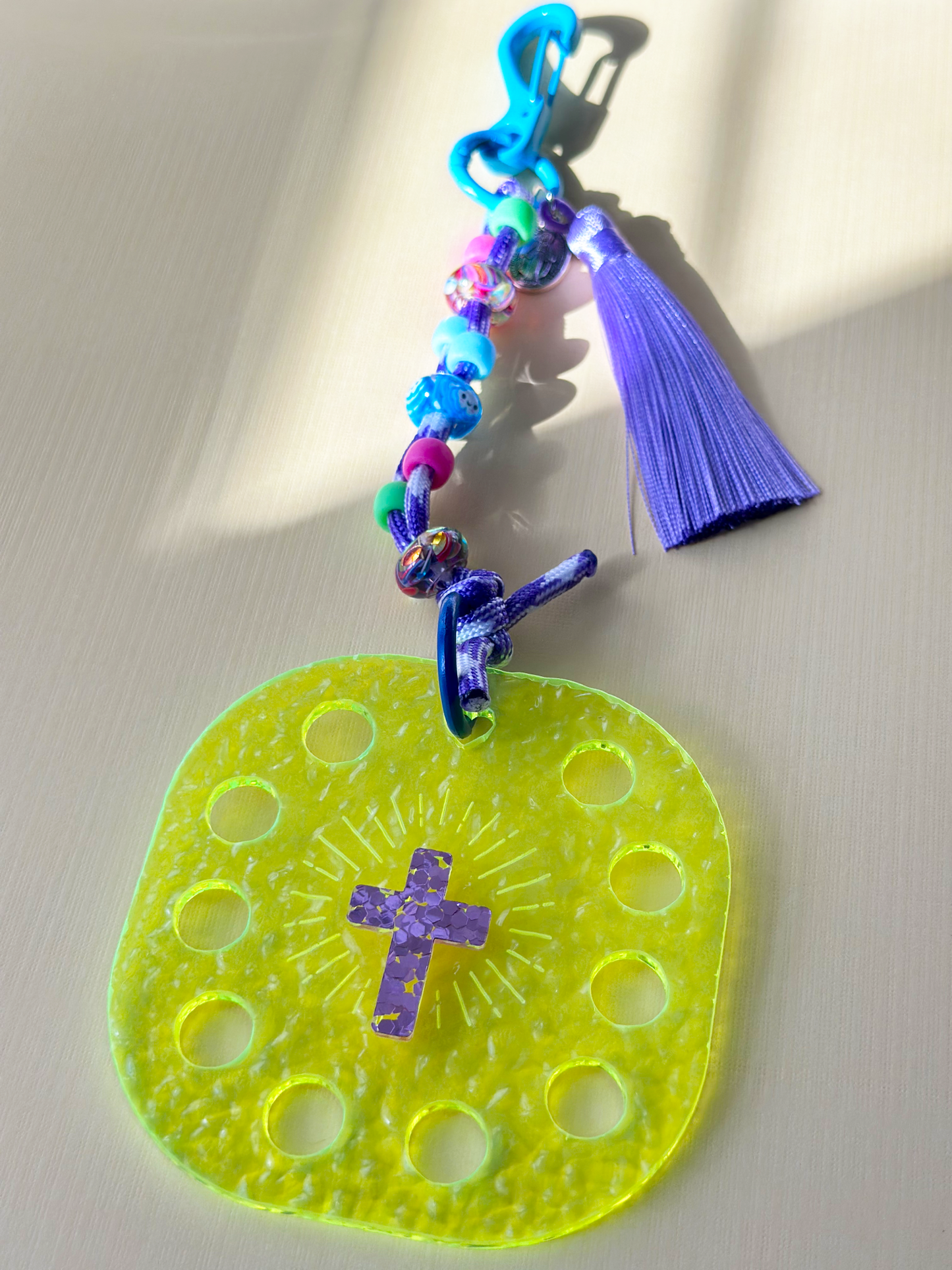 Holy Charm - Neon green