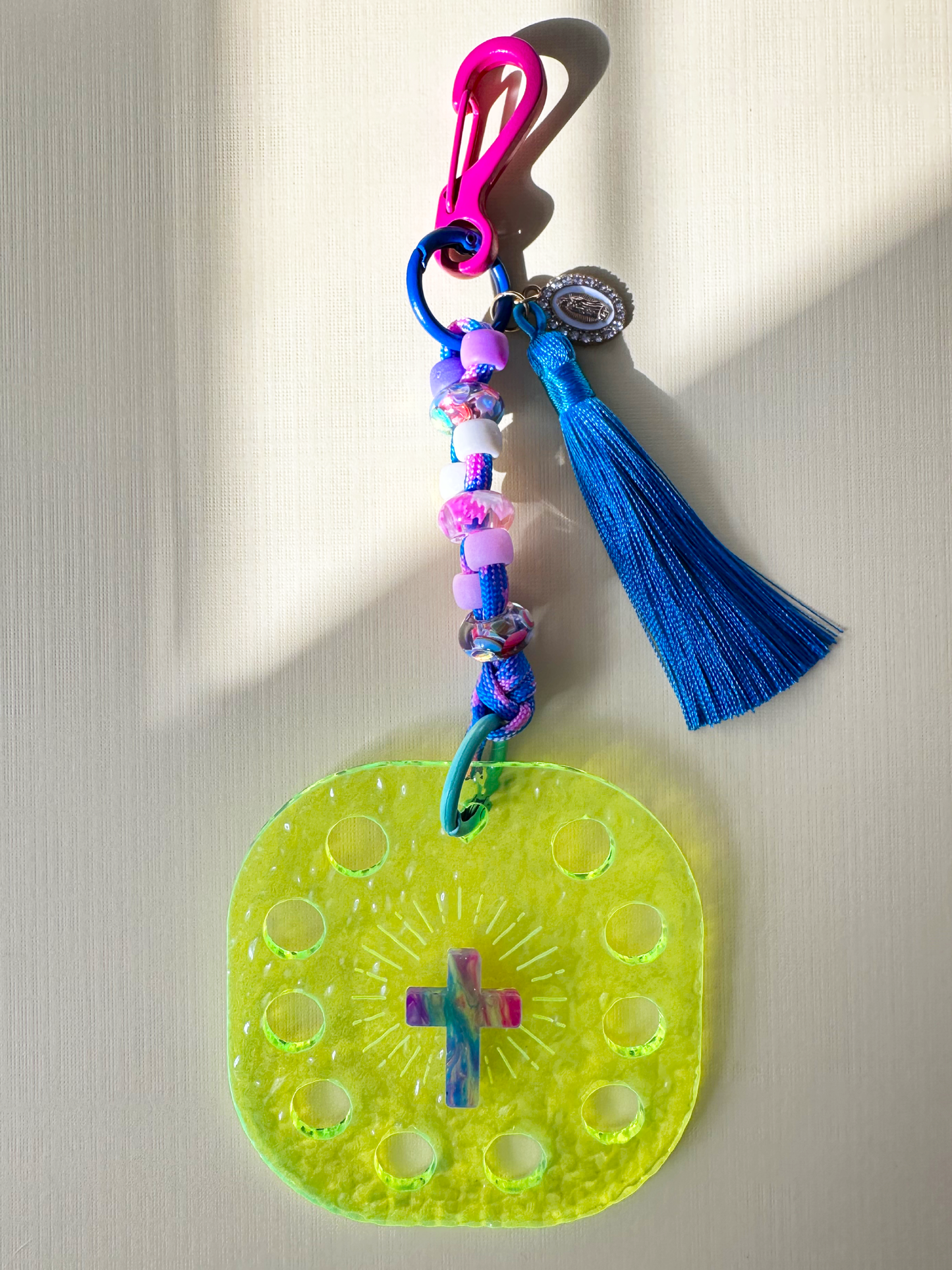 Holy Charm - Neon green